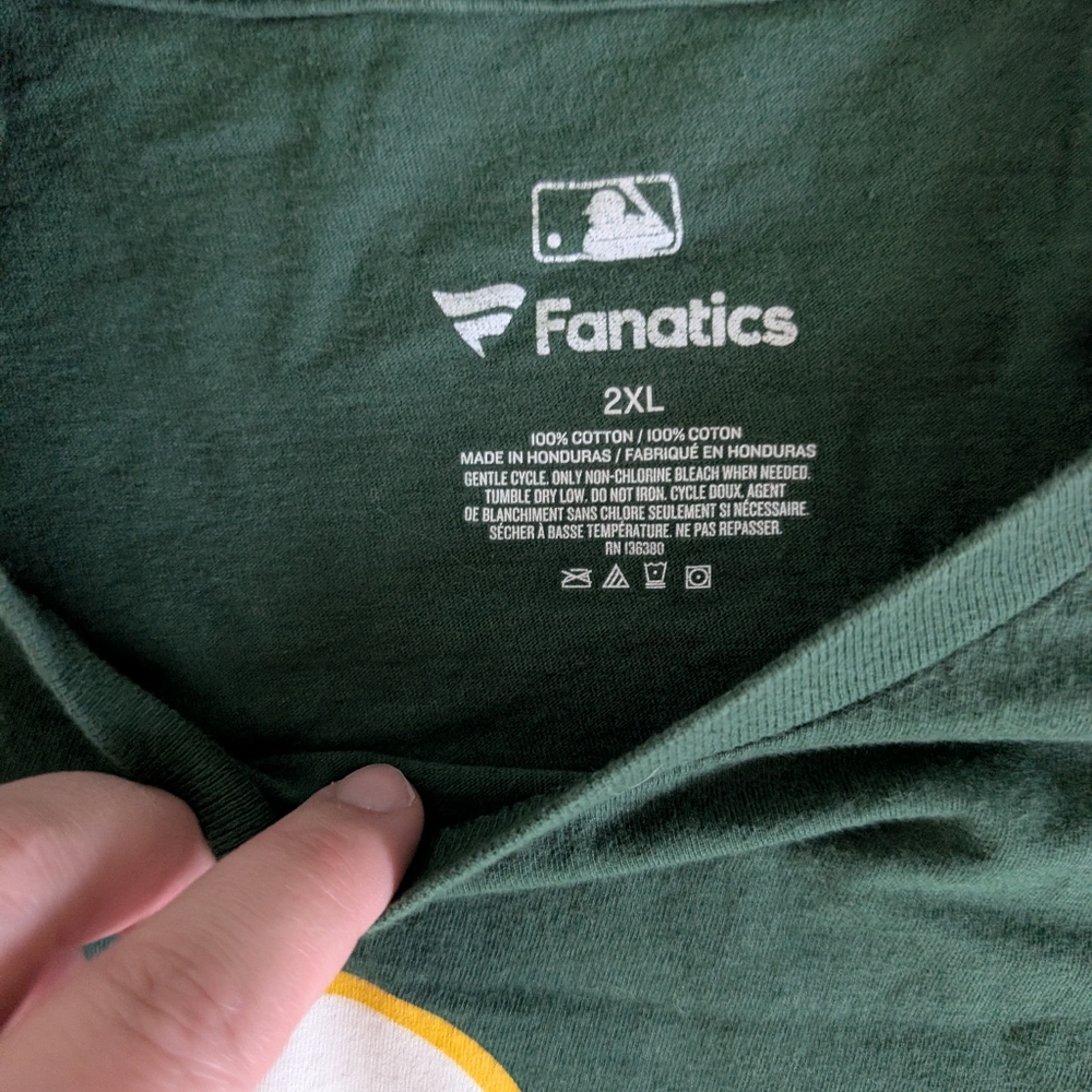 A's T-Shirt - Picture 2 of 3